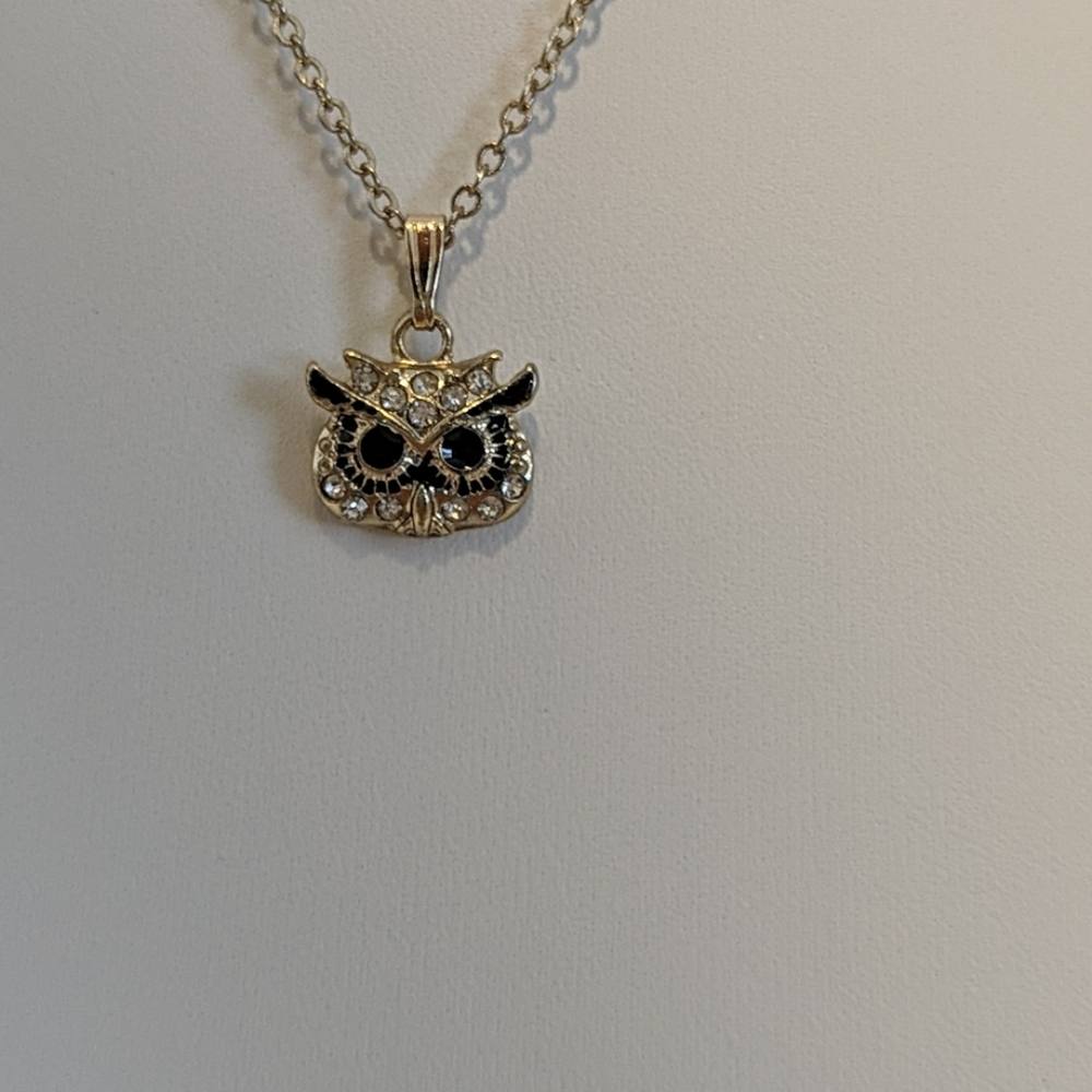 Owl Necklace 🦉 - Picture 2 of 3